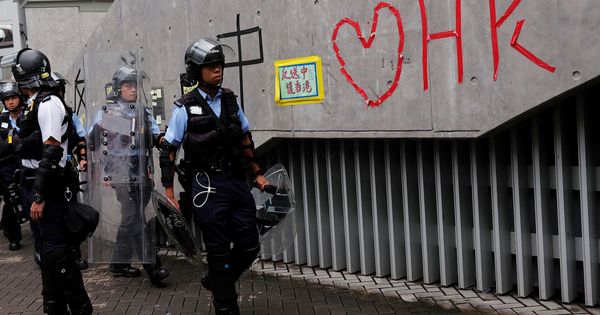 Foto: Policías en Hong Kong. (Reuters)
