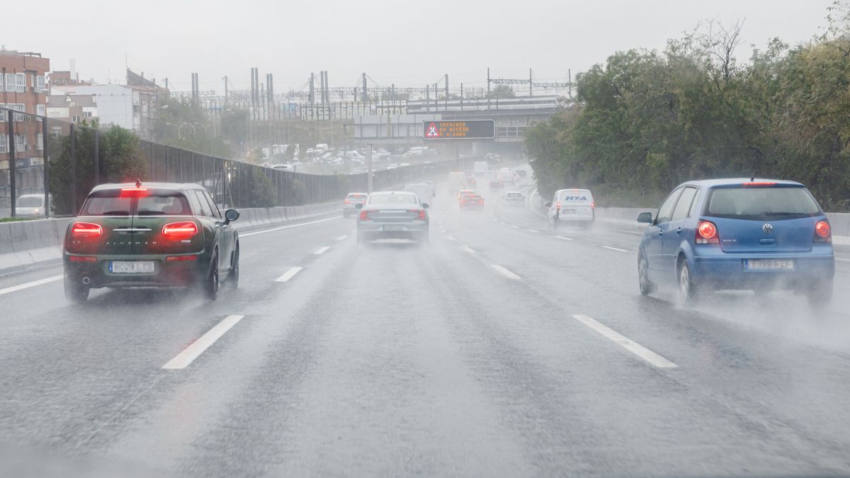 Los consejos de la Guardia Civil para conducir con lluvia: ojo con los tramos inundados