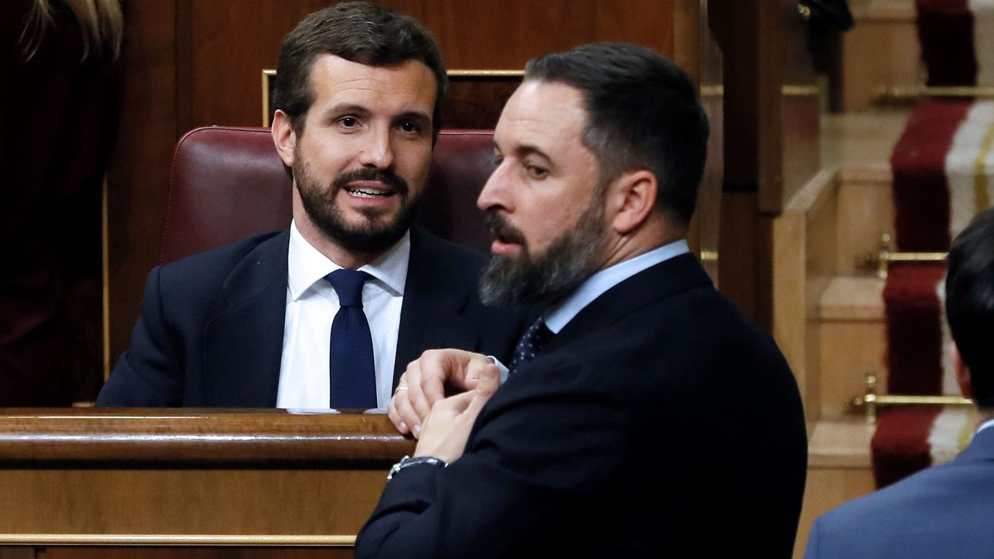 El presidente del Partido Popular, Pablo Casado, y el líder de Vox, Santiago Abascal. (EFE)