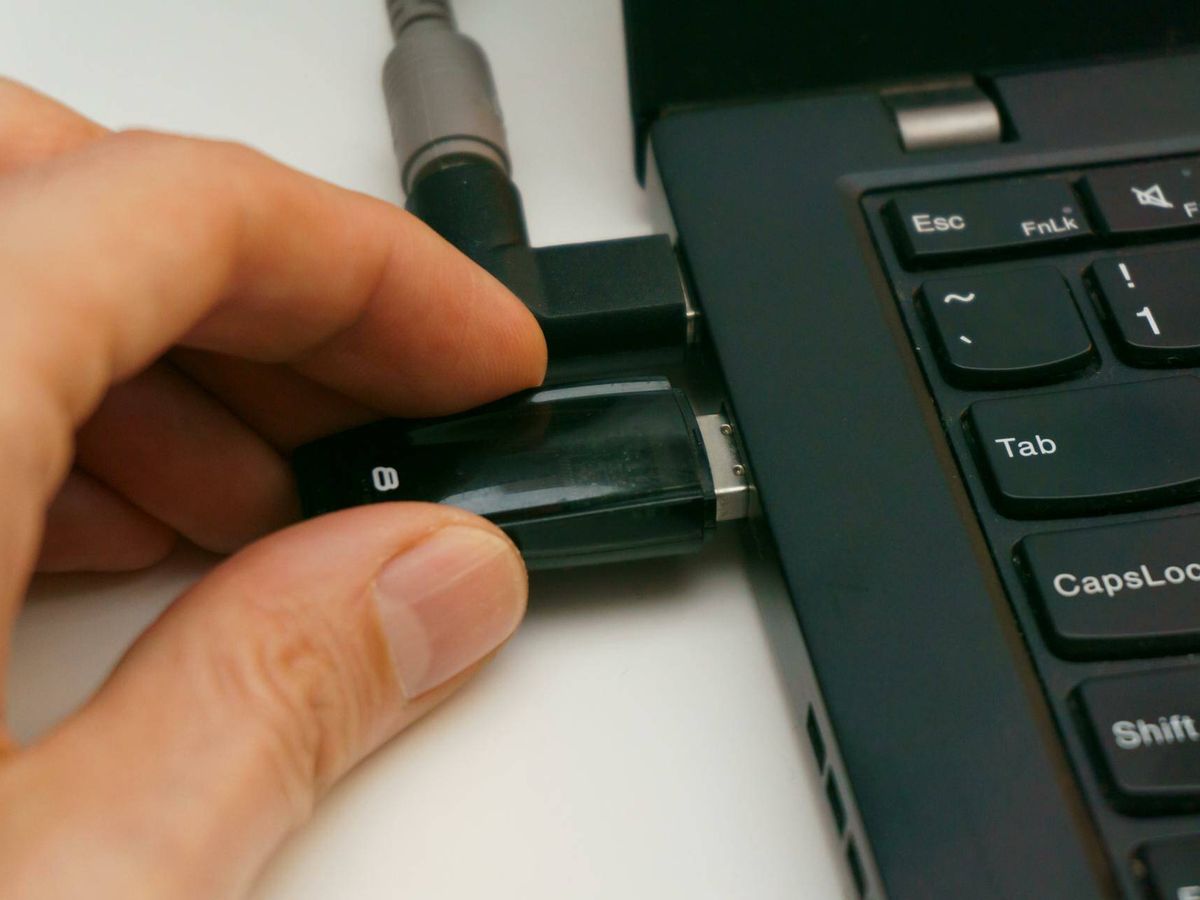 Foto: Cuidado al expulsar tu USB del ordenador: por qué estás utilizando mal tus memorias (Aleksander Dumała para Pexels)