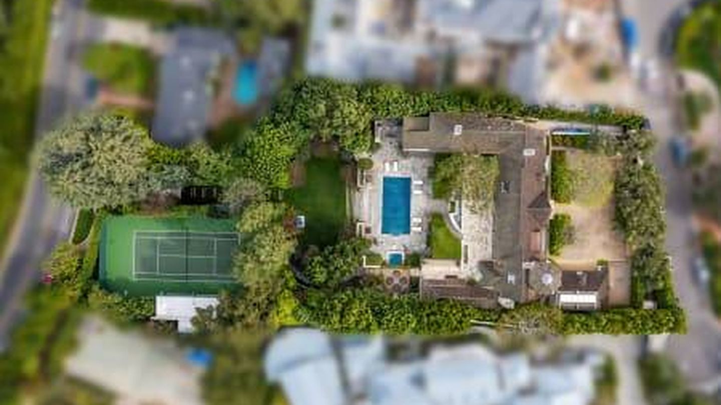 Vista aérea de la antigua casa de Aniston y Pitt vendida por Hilton and Hyland. (Cortesía)