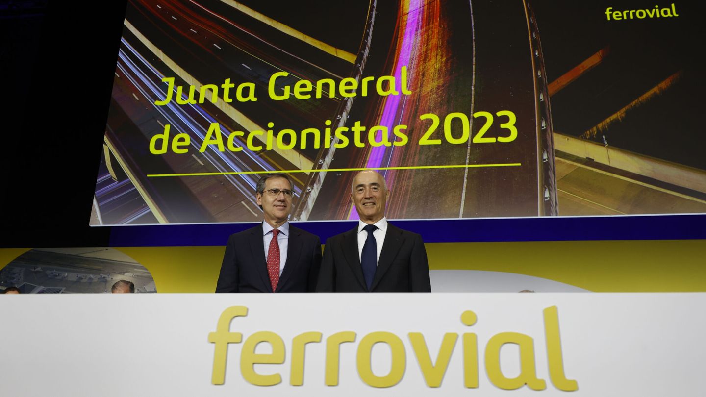 El presidente de Ferrovial, Rafael del Pino y el consejero delegado, Ignacio Madridejos. (EFE/Javier Lizon)