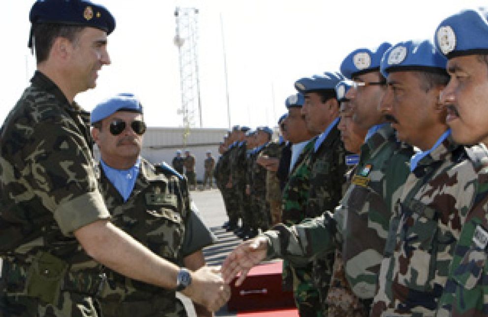 Foto: El Príncipe de Asturias visita por sorpresa a las tropas españolas en El Líbano