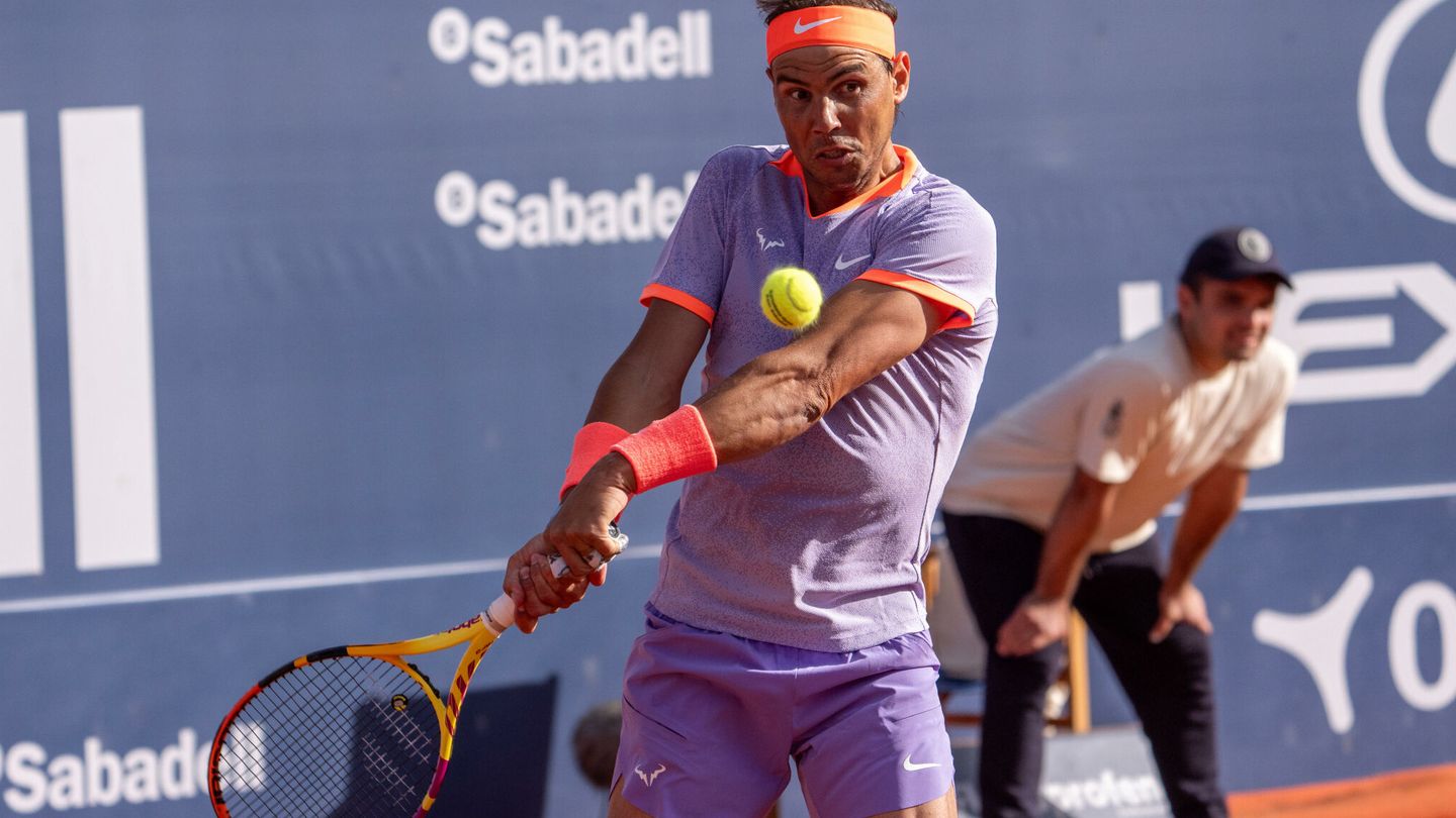 Rafael Nadal, en acción frente a Flavio Cobolli (Eric Renom/LaPresse/ZUMA Press/dpa).