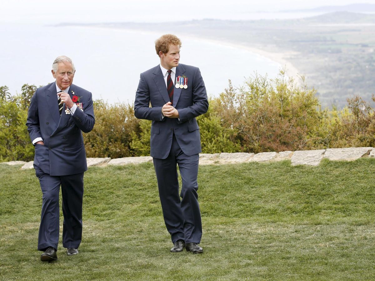 Foto: Carlos III y el príncipe Harry, en una imagen de archivo. (Reuters/Pool/David Caird)