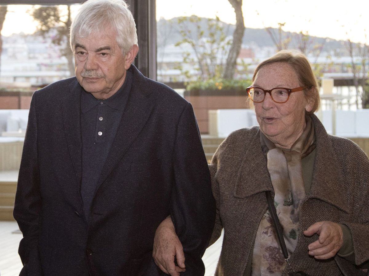 Foto: El expresidente de la Generalitat, Pasqual Maragall, junto a su mujer, Diana Garrigosa. (EFE)