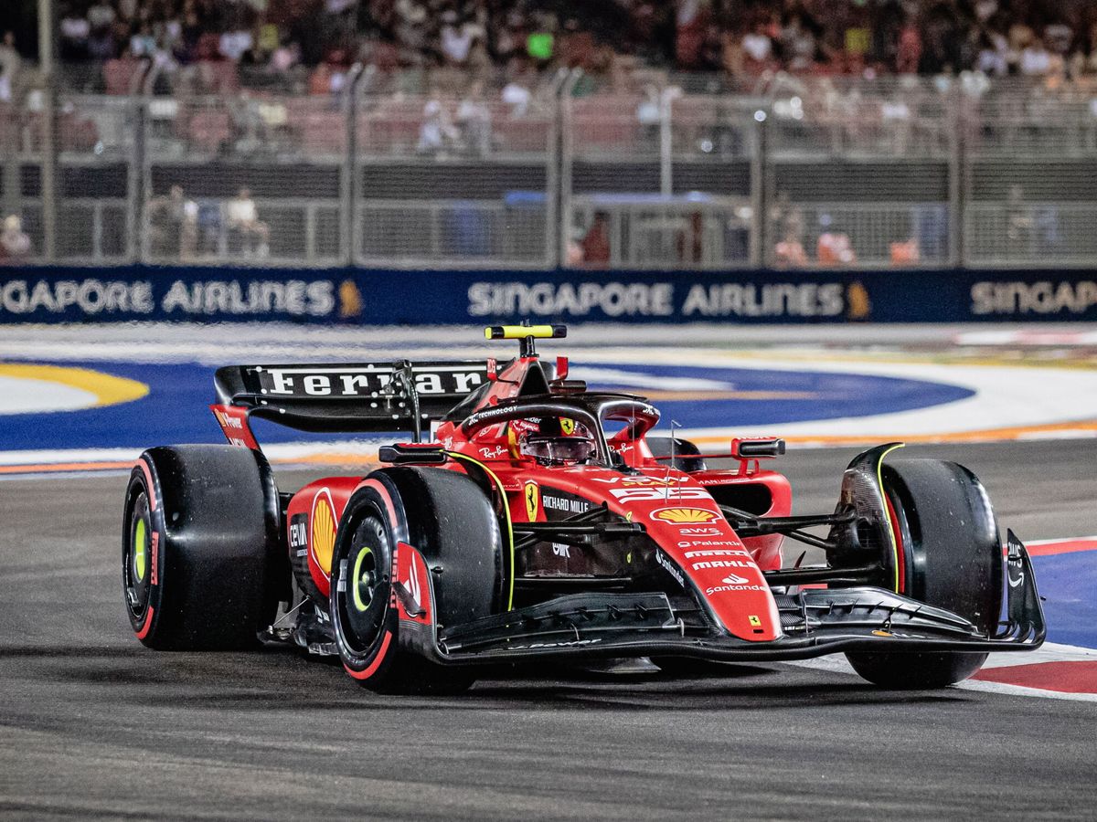 Foto: Sainz, en el Gran Premio de Singapur. (EFE/Tom White)
