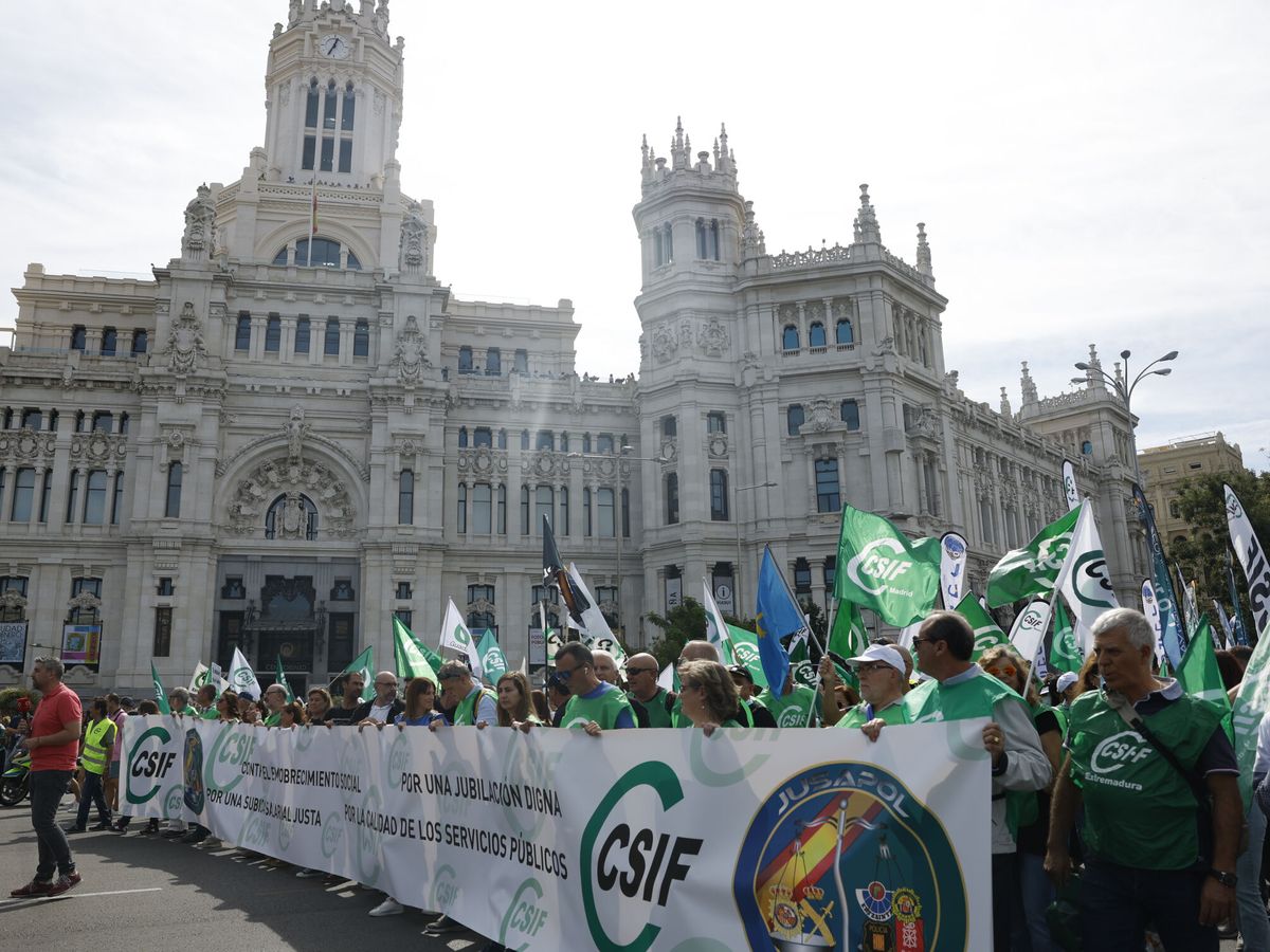 Foto: Manifestación convocada por CSIF y Jusapol en Madrid. (EFE/J.J. Guillen)
