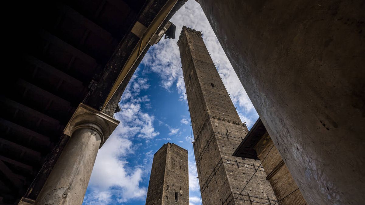 La italiana Garisenda se está cayendo: edificios inclinados más allá de la Torre de Pisa