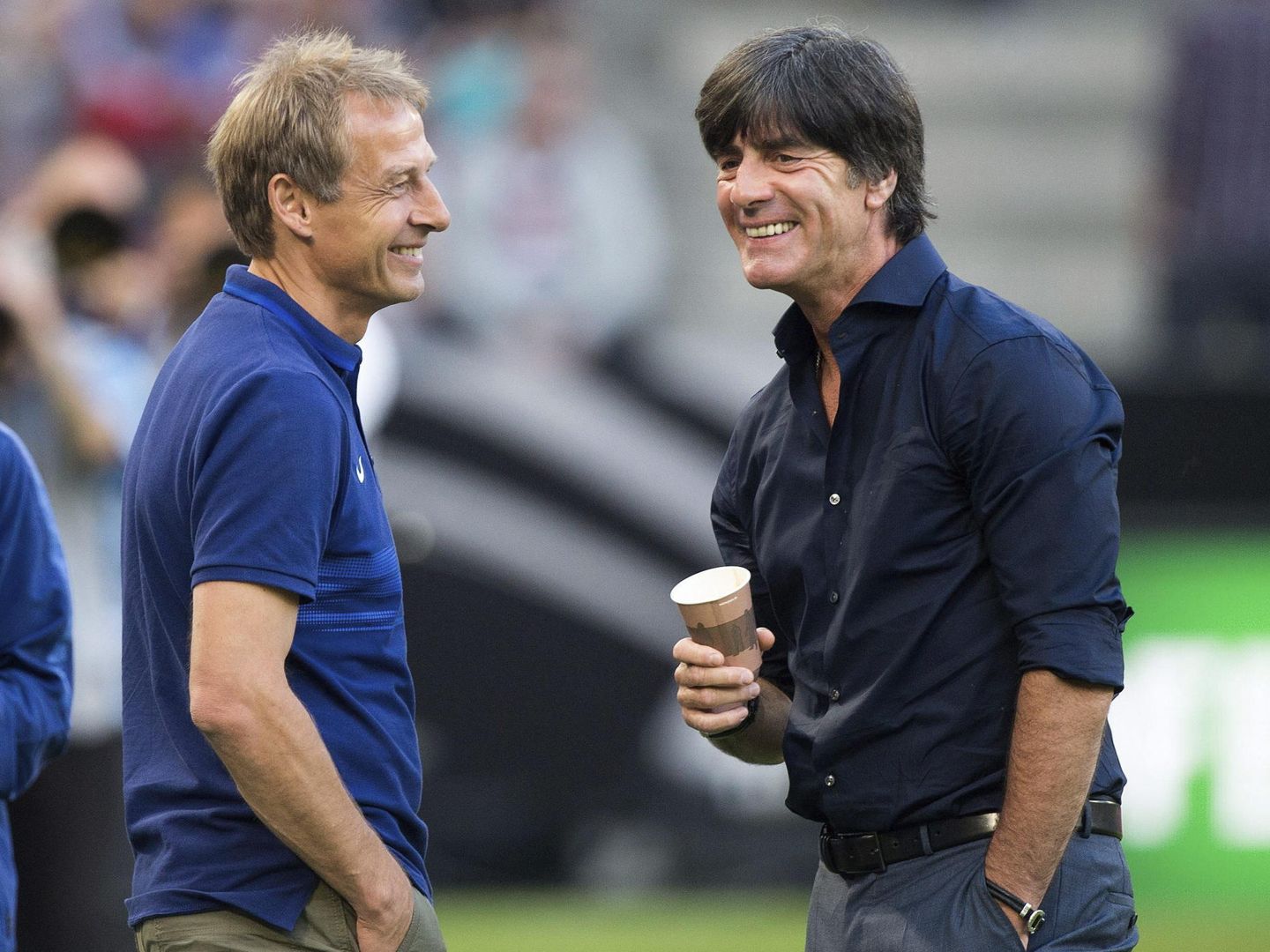 Antes de ser nombrado seleccionador en 2006, Joachim Löw (d) fue asistente de Jürgen Klinsmann desde el 2004 en la seleccióna alemana. (EFE)
