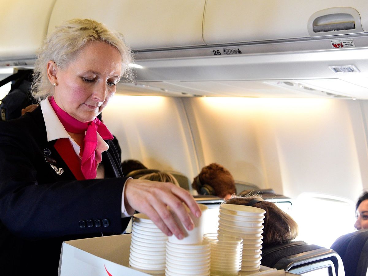 Foto: Los trucos para conseguir bebida gratis en el avión: educación y buenas propinas (EFE/QANTAS)