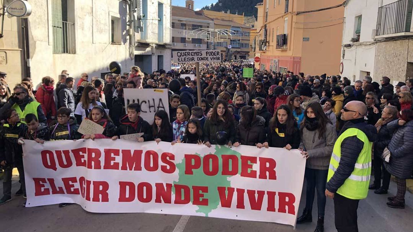 Manifestación ciudadana en Andorra (Teruel). (lacomarca.net)