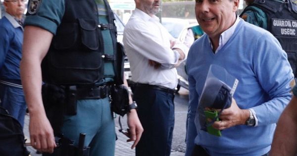 Foto: El expresidente de la Comunidad de Madrid Ignacio González, a su llegada al registro de su despacho. (EFE)