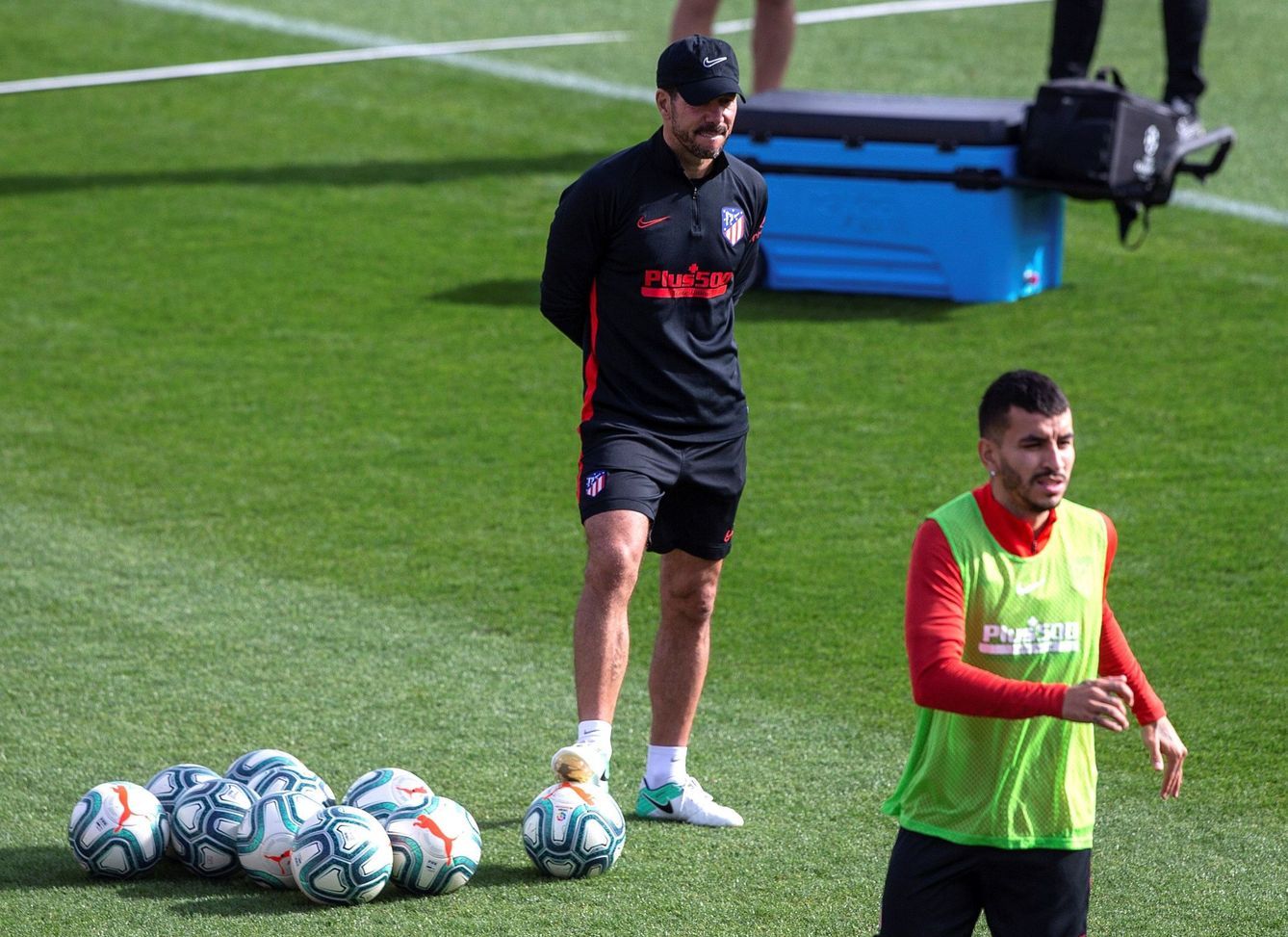 Simeone y Correa, en un entrenamiento el pasado mes de julio (Efe).