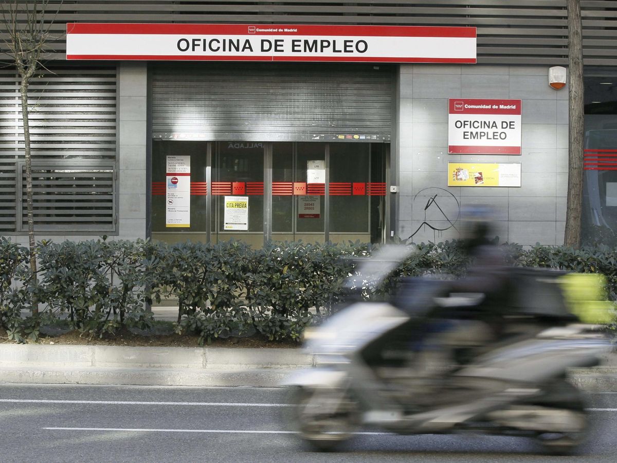 Foto: Oficina de empleo del Paseo de las Acacias de Madrid. (EFE)