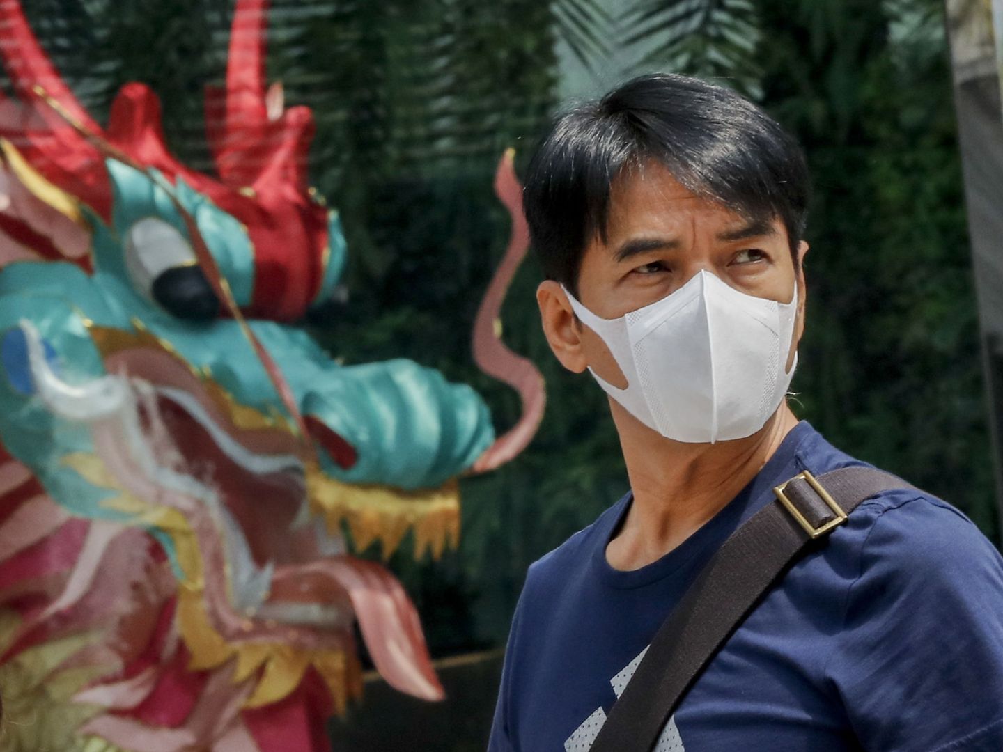 Un hombre con una mascarilla protectora en Tailandia (EFE)