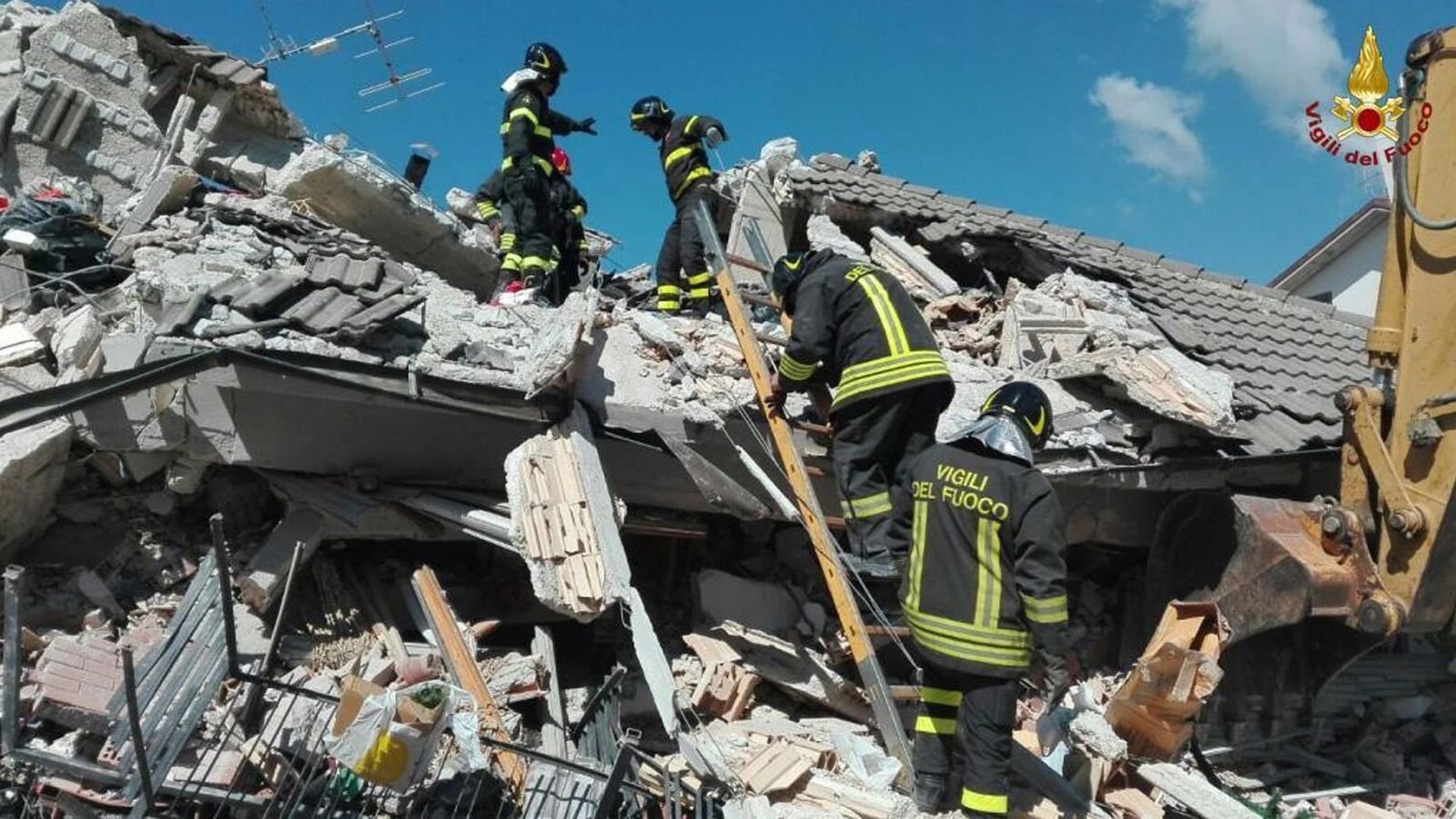Foto: Decenas de muertos y desaparecidos en devastador seísmo en centro de italia
