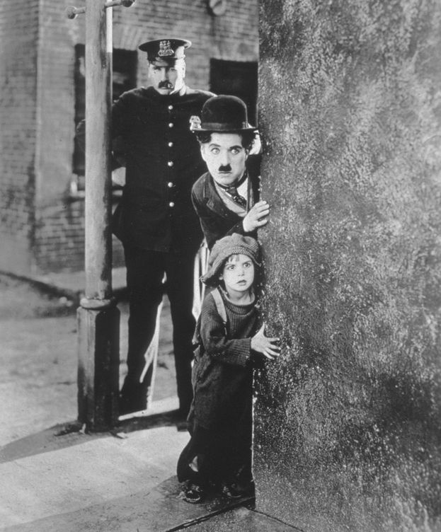 Foto: Chaplin y Coogan, en 'El chico'. (CP)