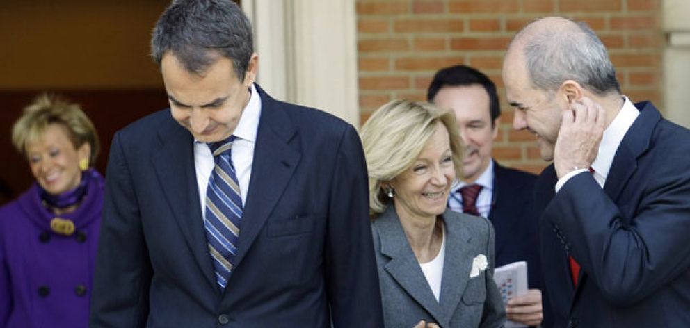 Foto: Medio Gobierno planta cara a Zapatero por el fin de la publicidad en TVE
