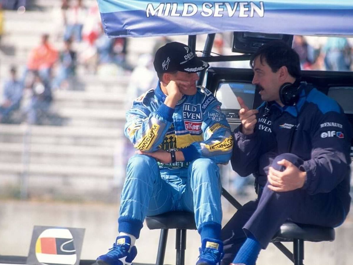 Foto: Joan Villadelprat, con Michael Schumacher en los tiempos de Benetton (Joan Villadelprat)