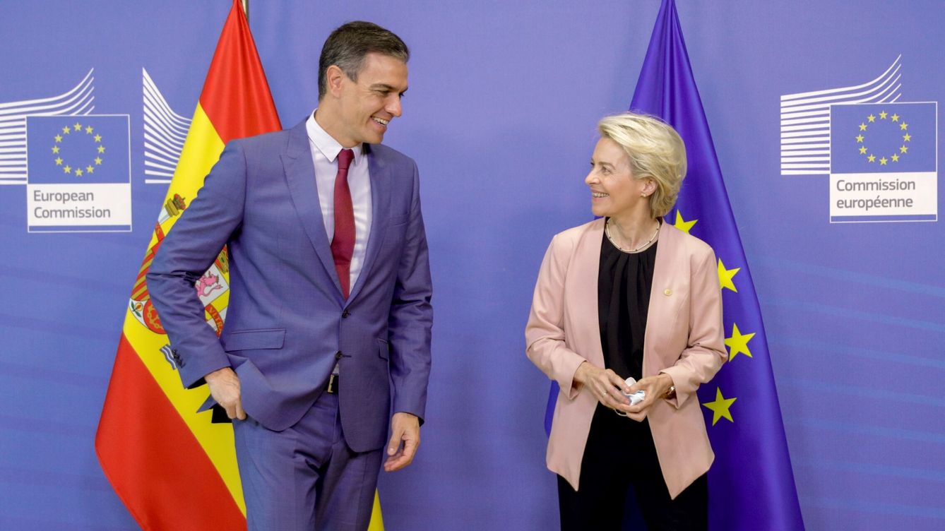 Foto: Pedro Sánchez y la presidenta de la Comisión, Ursula von der Leyen. (EFE)