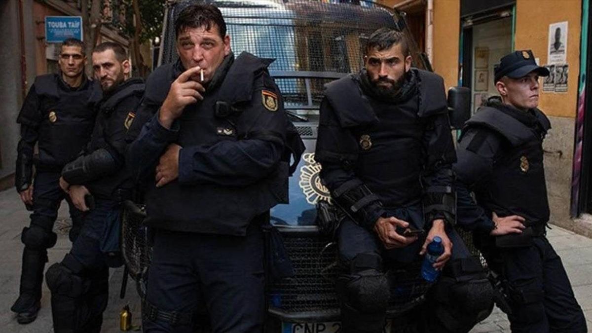 Sindicatos de la Policía Nacional arremeten contra la serie 'Antidisturbios': "No son drogadictos ni agresivos" 