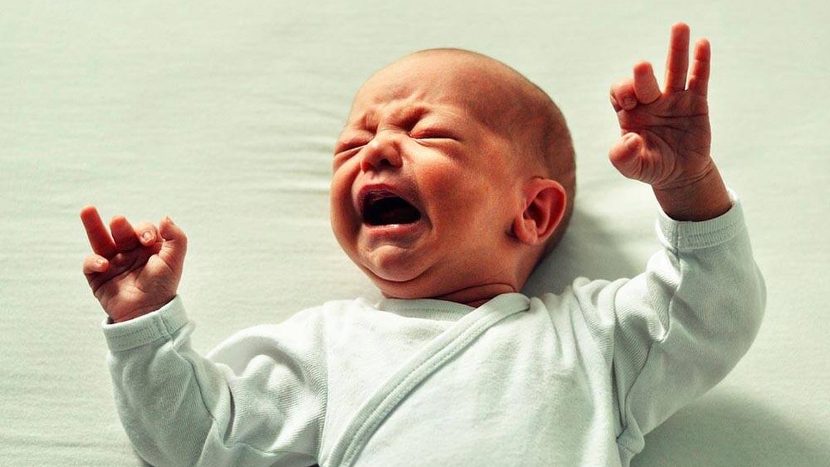 Un vecino se queja por el llanto de un bebé y la respuesta de los padres se hace viral