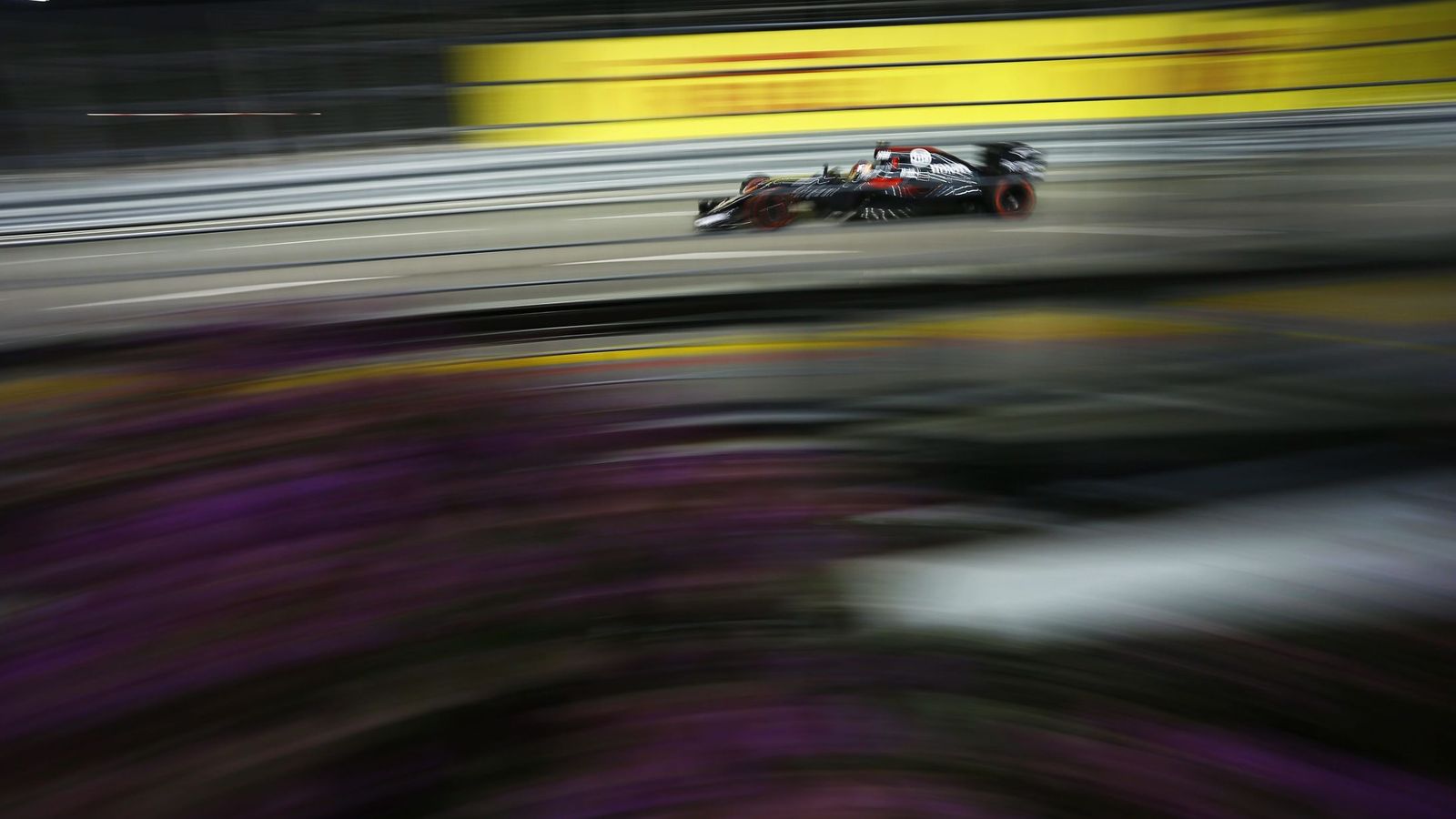 Foto: El McLaren de Jenson Button en Singapur.