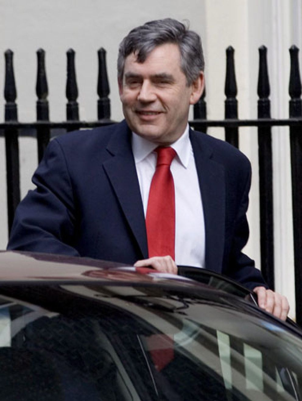 Foto: Gordon Brown anuncia su candidatura con el apoyo de Blair