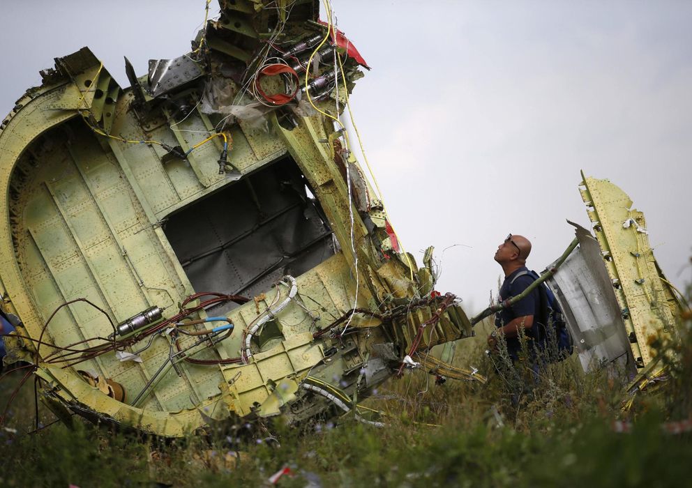 Foto: Restos del vuelo MH17 de Malaysia Airlines (Reuters)