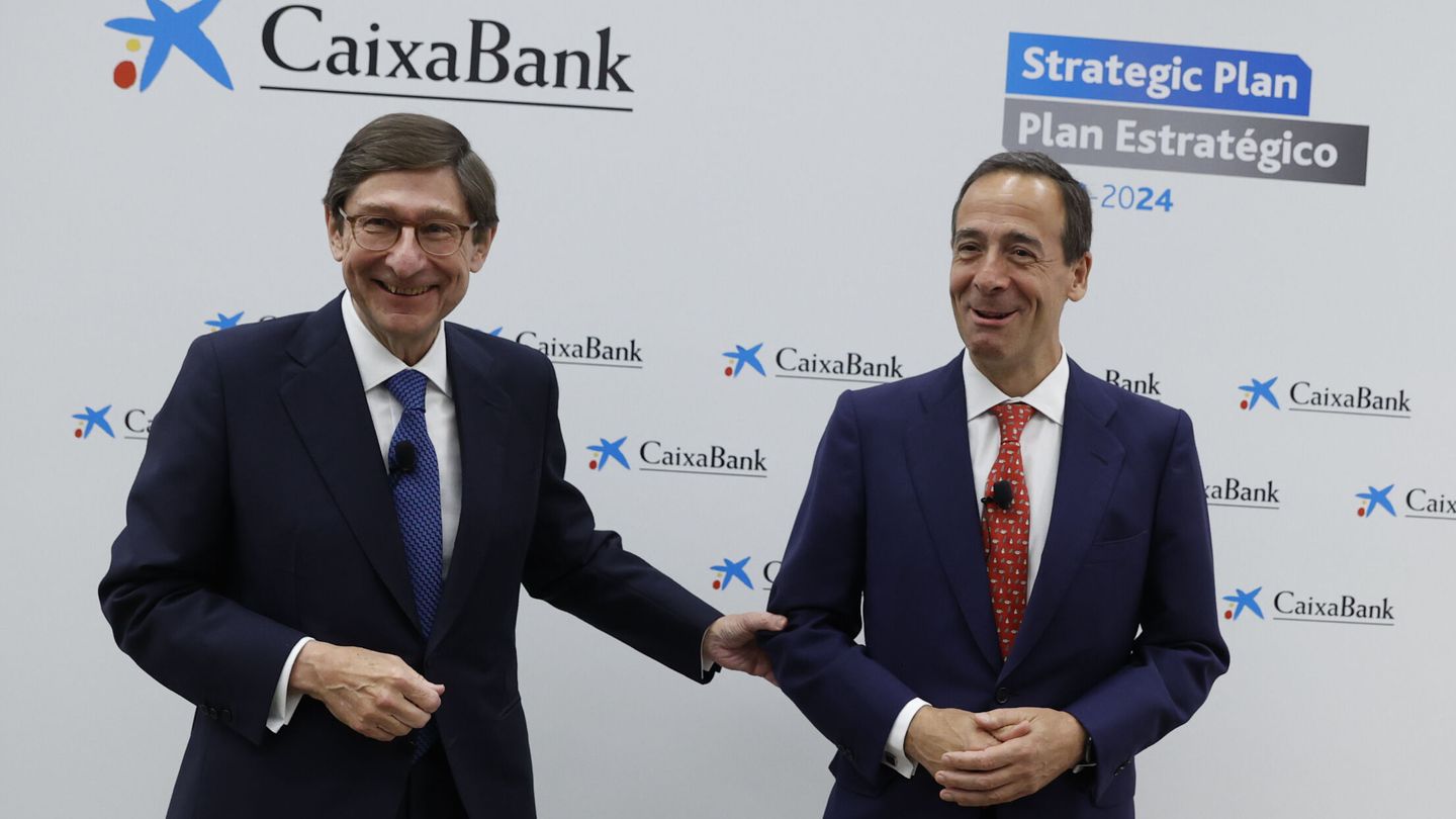 El presidente de CaixaBank, José Ignacio Goirigolzarri (i), junto al consejero delegado, Gonzalo Gortázar. (EFE/Juan Carlos Hidalgo)