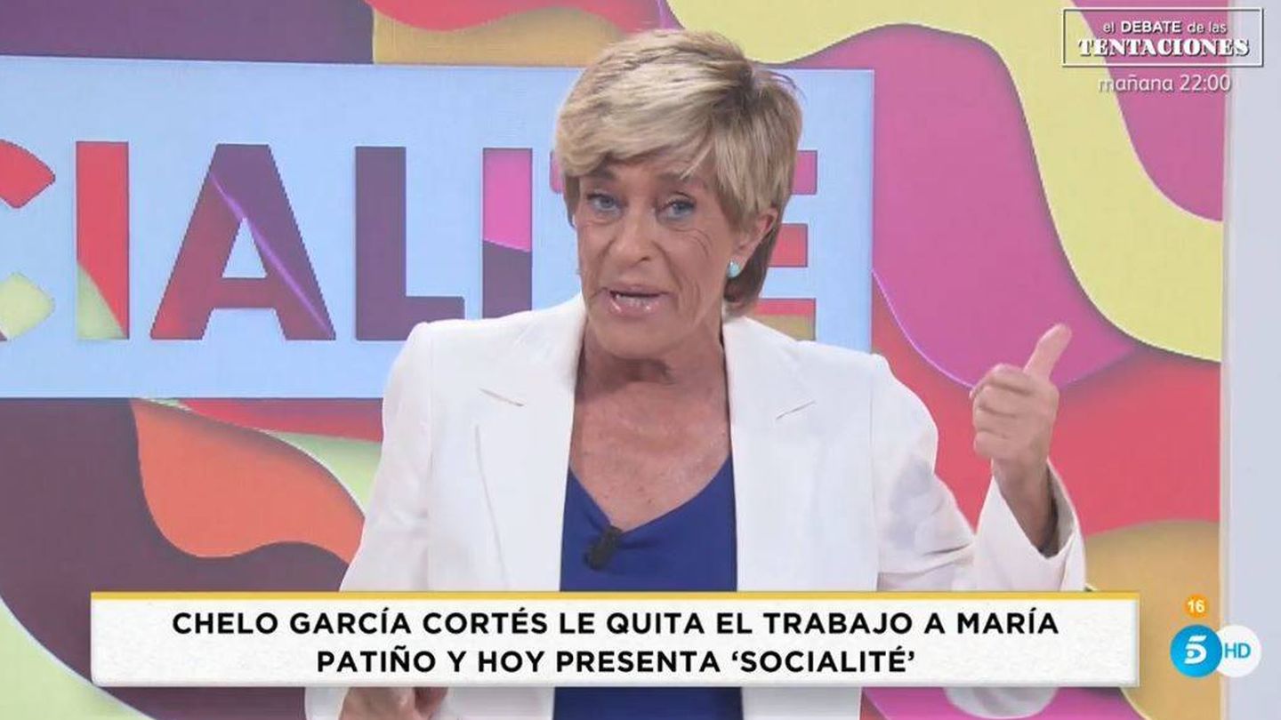 Chelo García-Cortés presentando 'Socialité'. (Mediaset España)