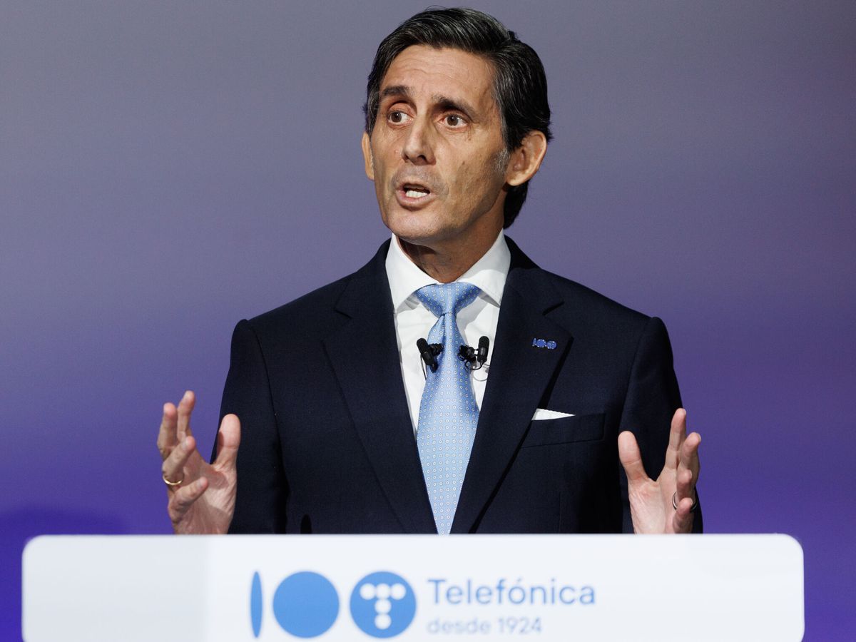 Foto: José M.ª Álvarez-Pallete, presidente de Telefónica, en su discurso en la junta de accionista. (EFE/Sergio Pérez)