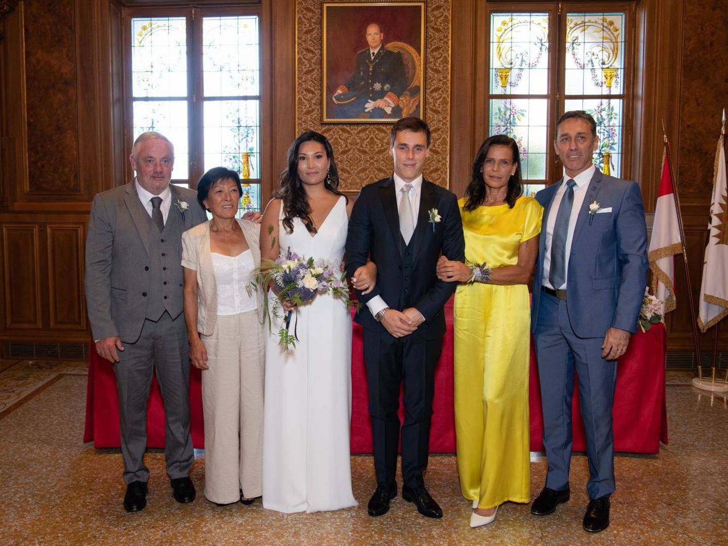 Estefanía escogió un vestido de Alter Designs de 750 euros para la boda civil de su hijo. (Palais Princier)