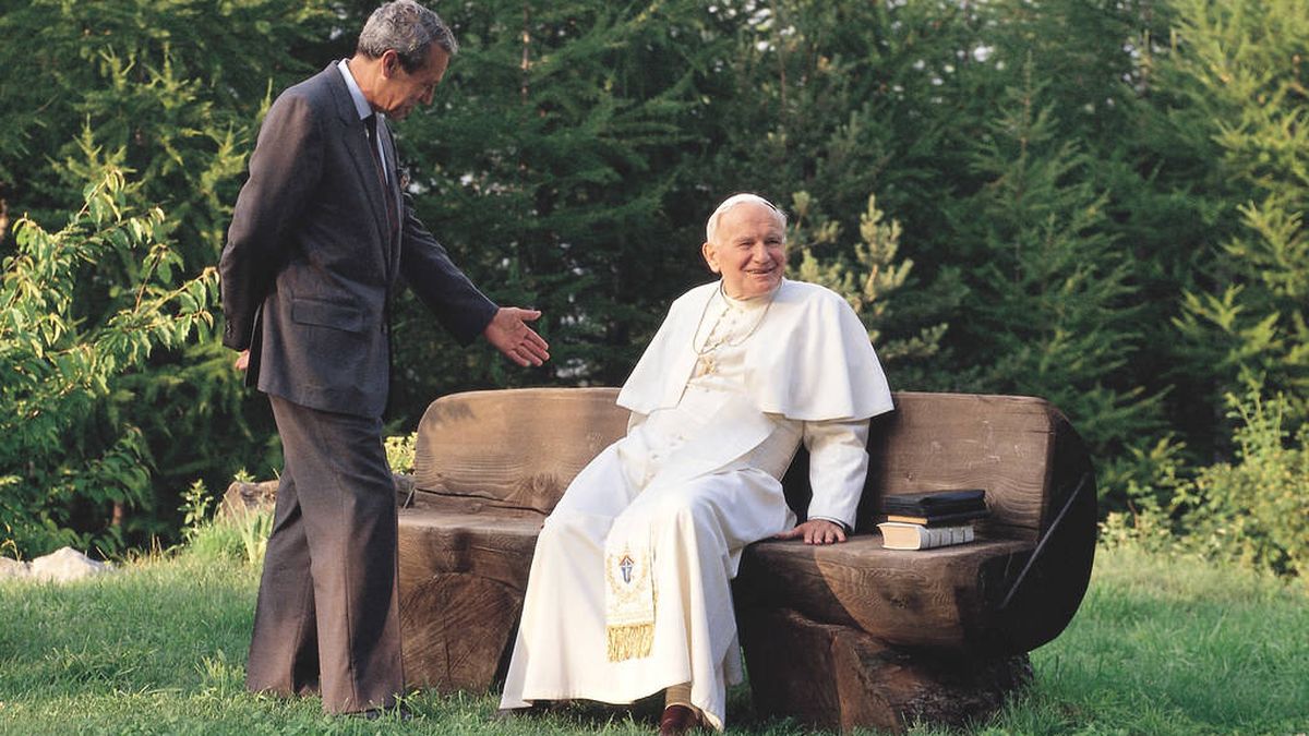 El fontanero murciano de Wojtyła: Franco, Navarro-Valls y el verano de los tres papas