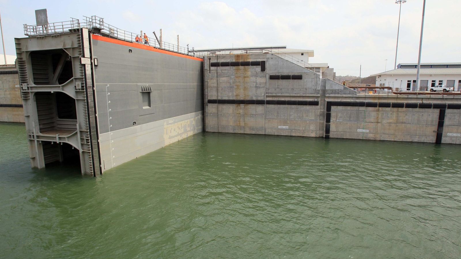 Foto: Fotografía de una nueva esclusa, parte del proyecto de ampliación del Canal de Panamá (EFE)