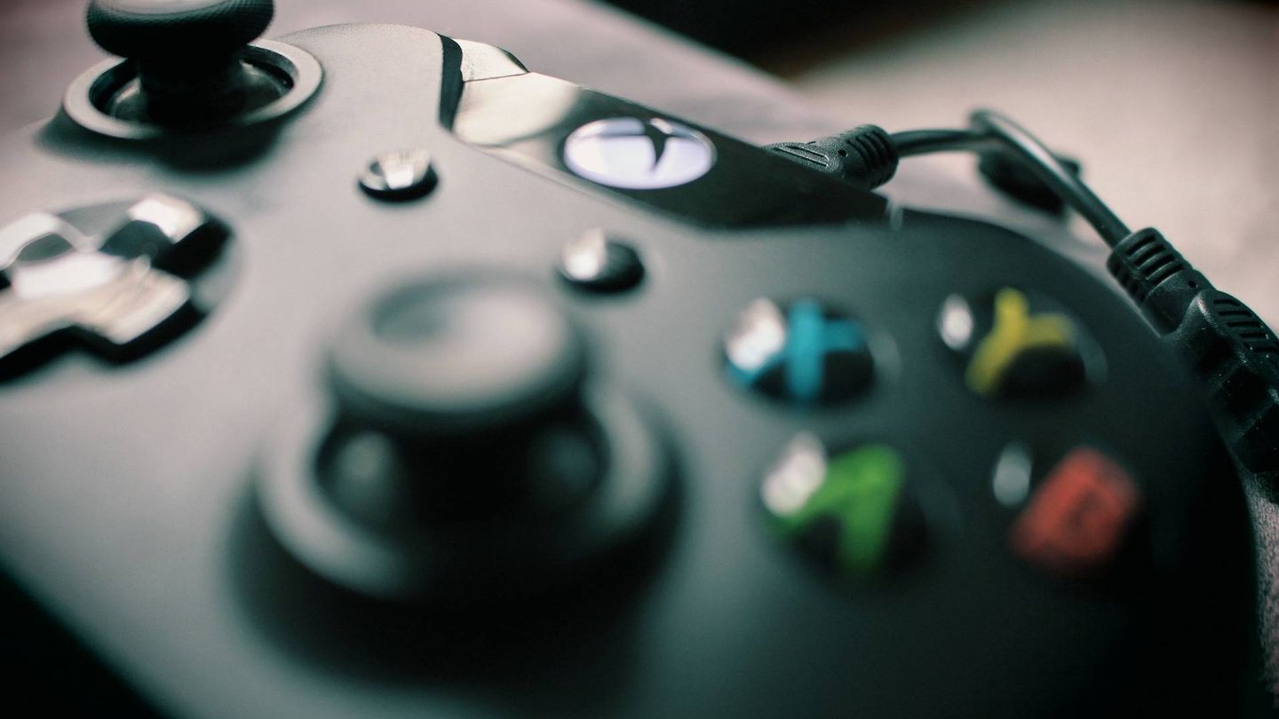 Mando de la Xbox, con el botón ídem en la parte central. (Imagen: Pixabay)