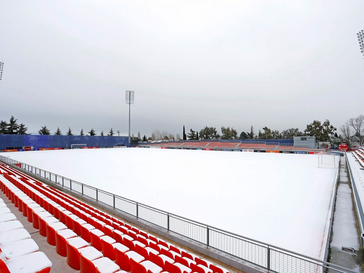 Foto: La ciudad deportiva del Atlético de Madrid, durante la nevada. (EFE)