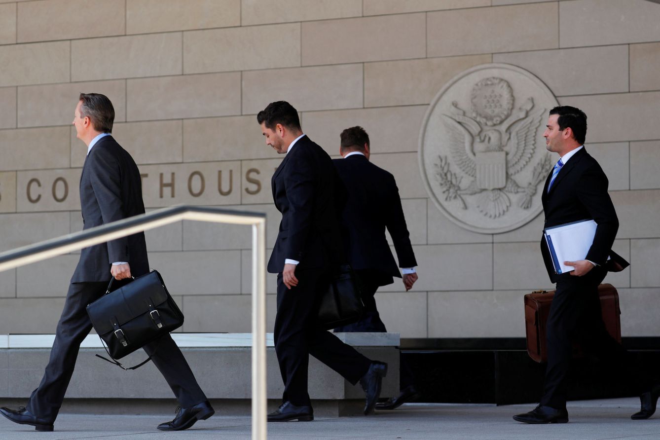 Foto de archivo de abogados entrando a un juzgado en EEUU. (Reuters)