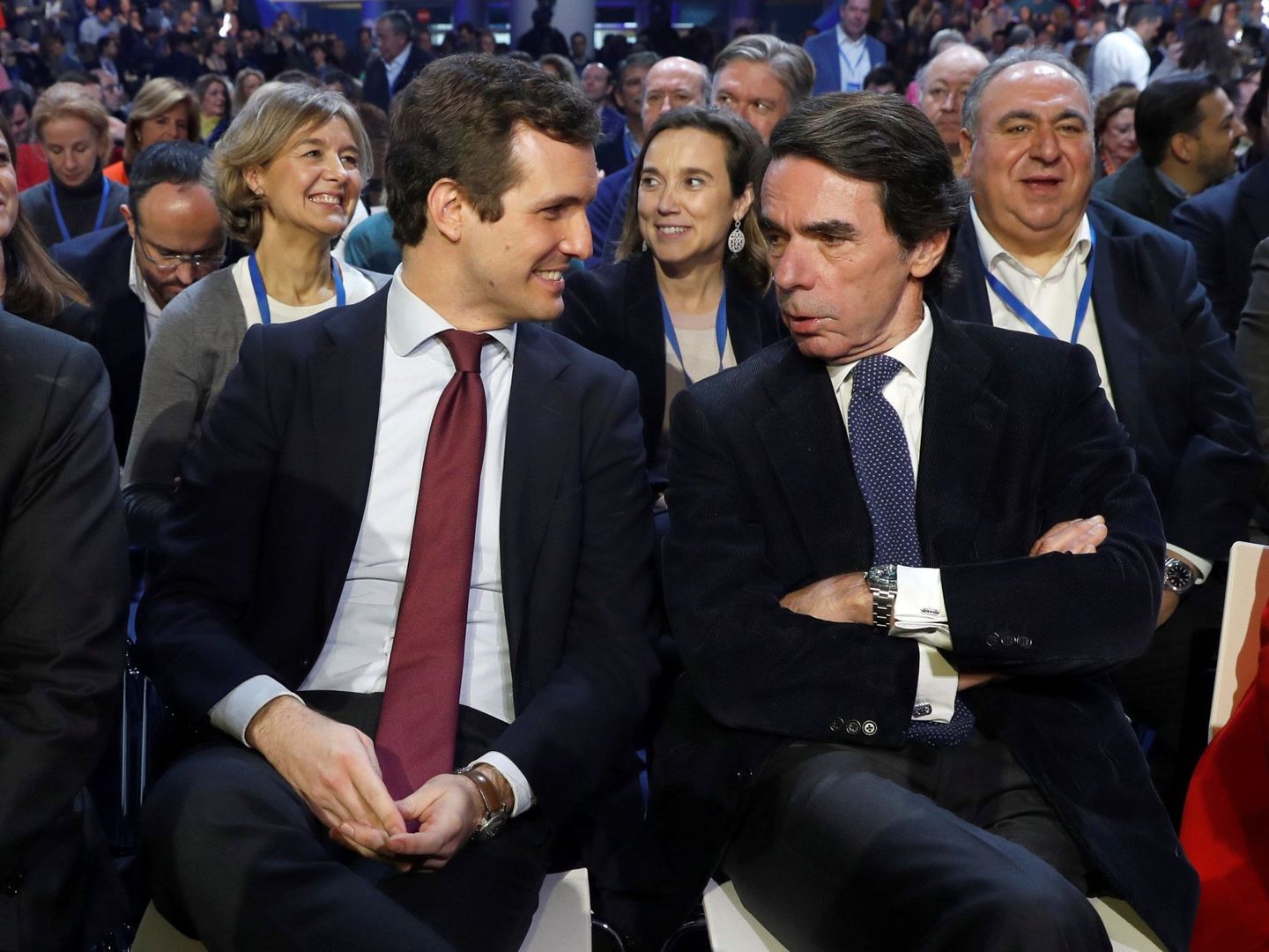 Aznar ha pasado buena parte de la convención junto a Casado. (EFE)