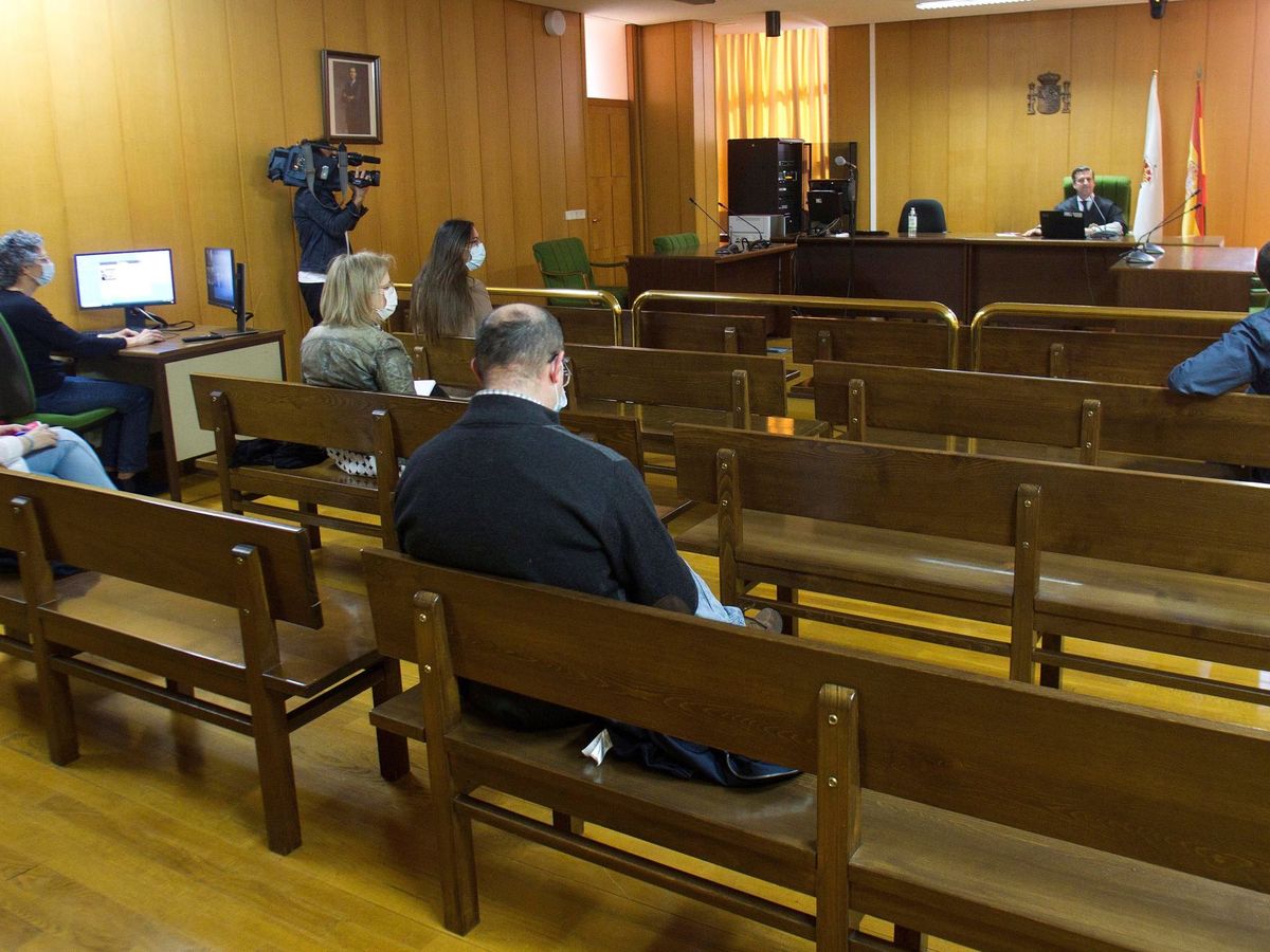 Foto: Primer juicio plenamente telemático en Galicia. (EFE)