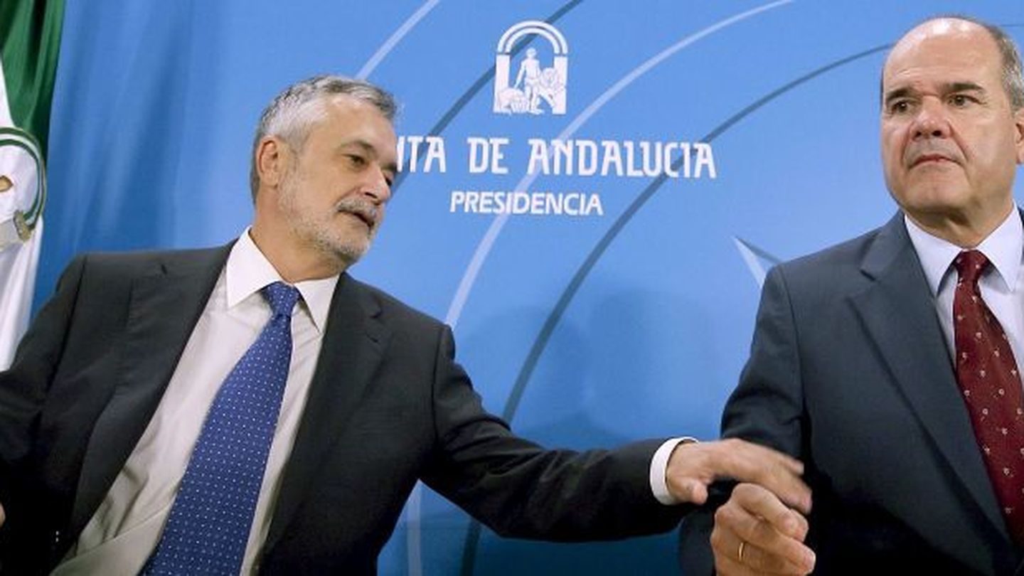 Los expresidentes José Antonio Griñán y Manuel Chaves en una imagen de archivo (EFE)