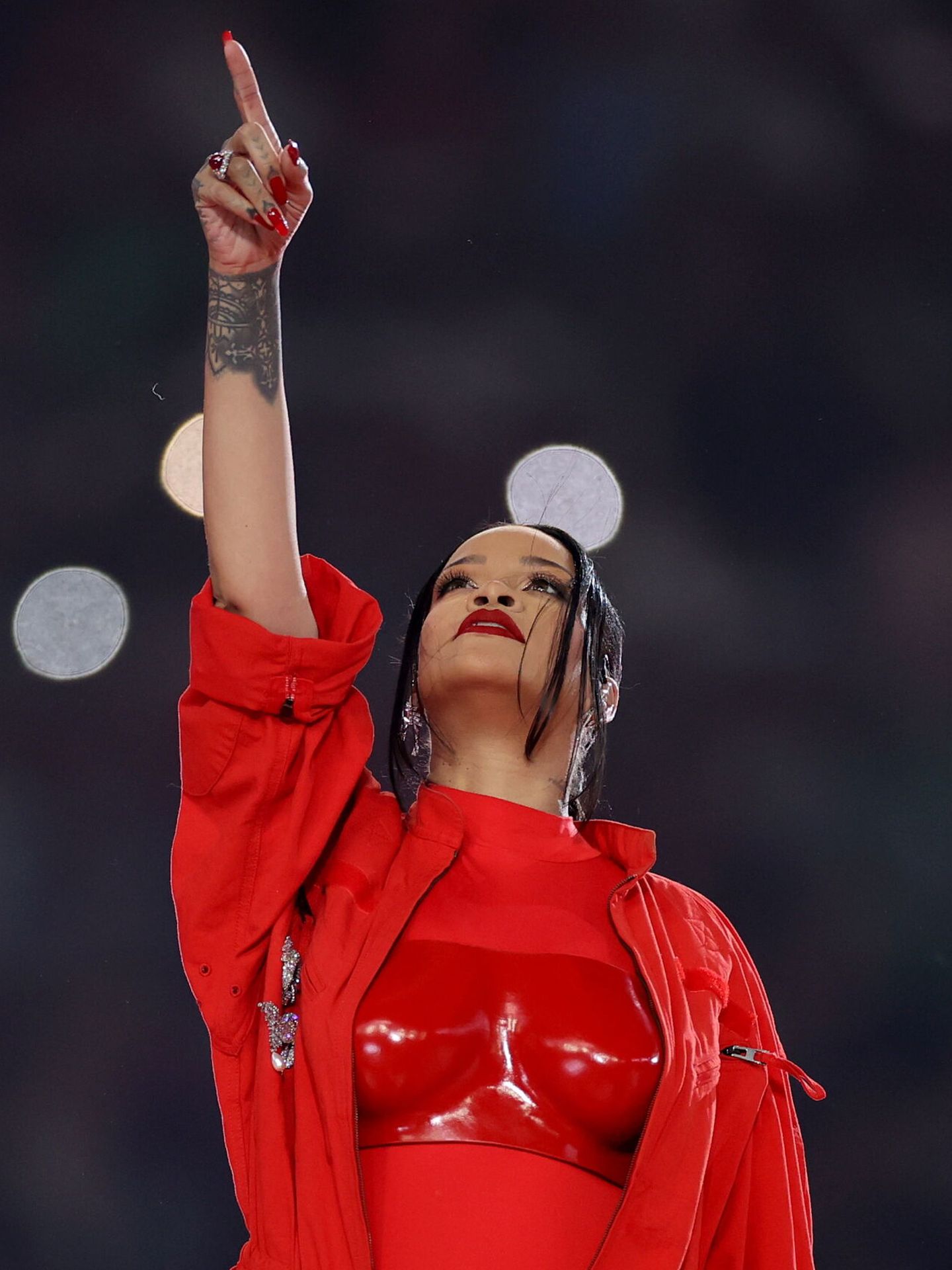 Rihanna, en su actuación del descanso de la Super Bowl. (EFE/EPA/Caroline Brehman)