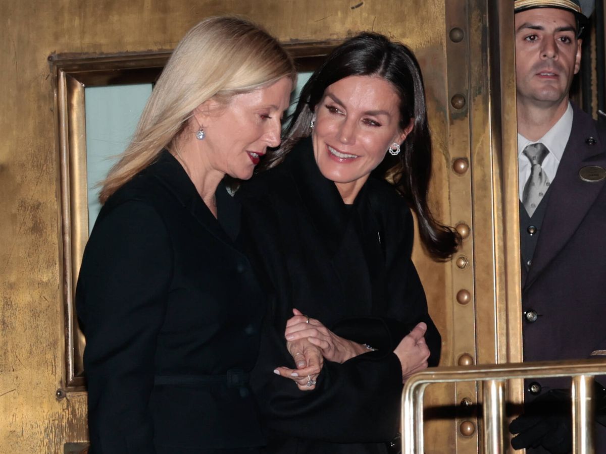 Foto: La reina Letizia y Marie-Chantal Miller, en Atenas. (Gtres)
