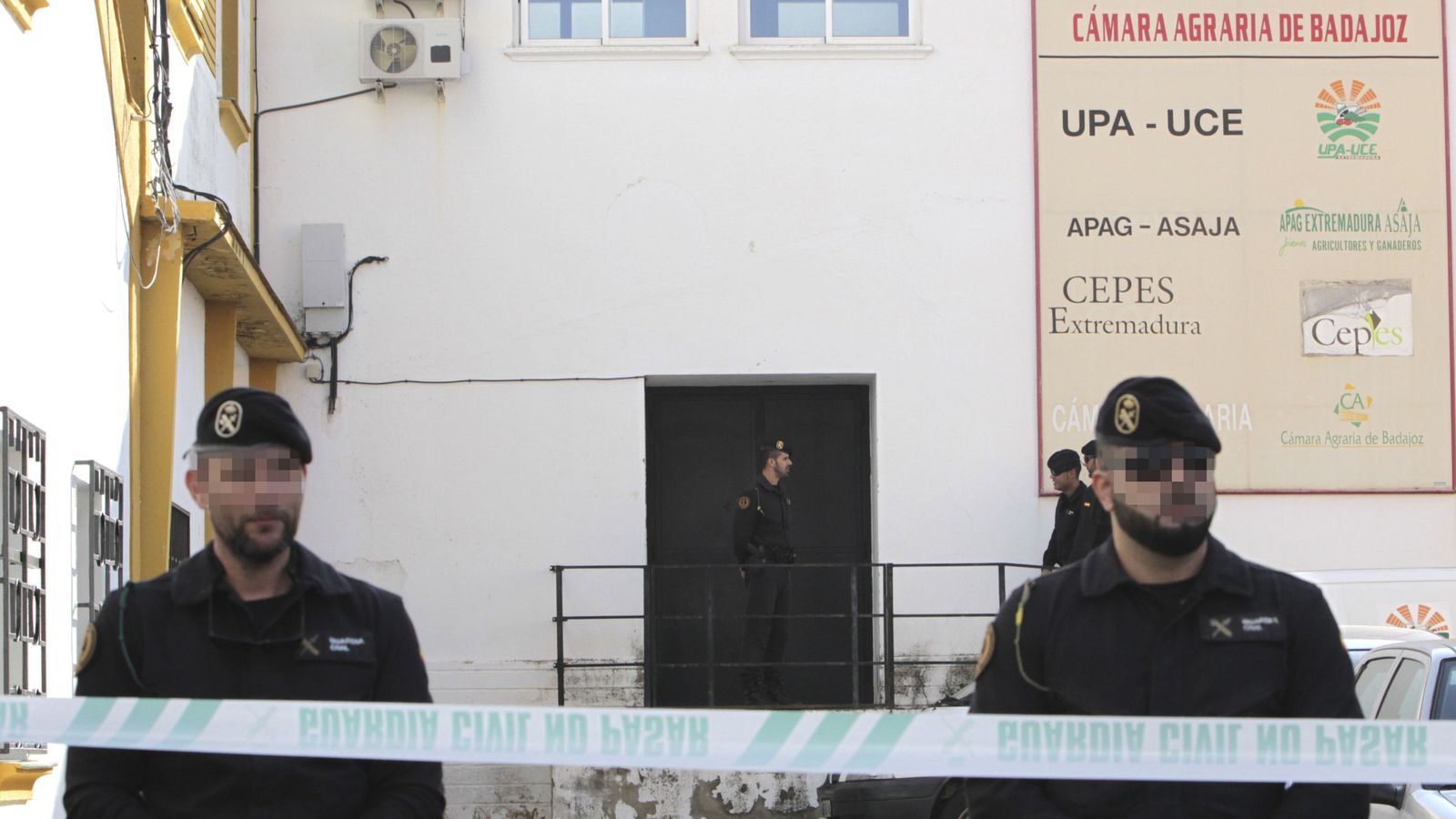 Foto: La Guardia Civil ha detenido a miembros de la organización profesional agraria UPA-UCE. (EFE)