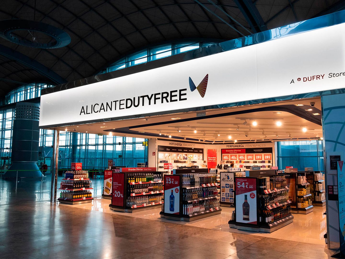 Tienda 'duty free' en el aeropuerto de Alicante. (Alamy)