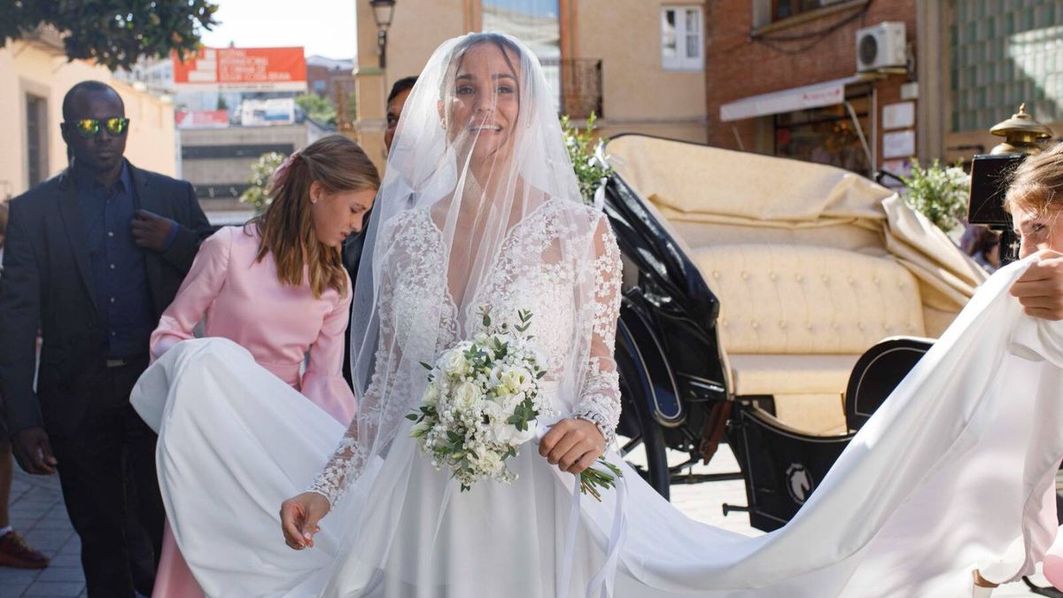 Carolina Monje se ha casado: así es su vestido de novia para la boda con Álex Lopera