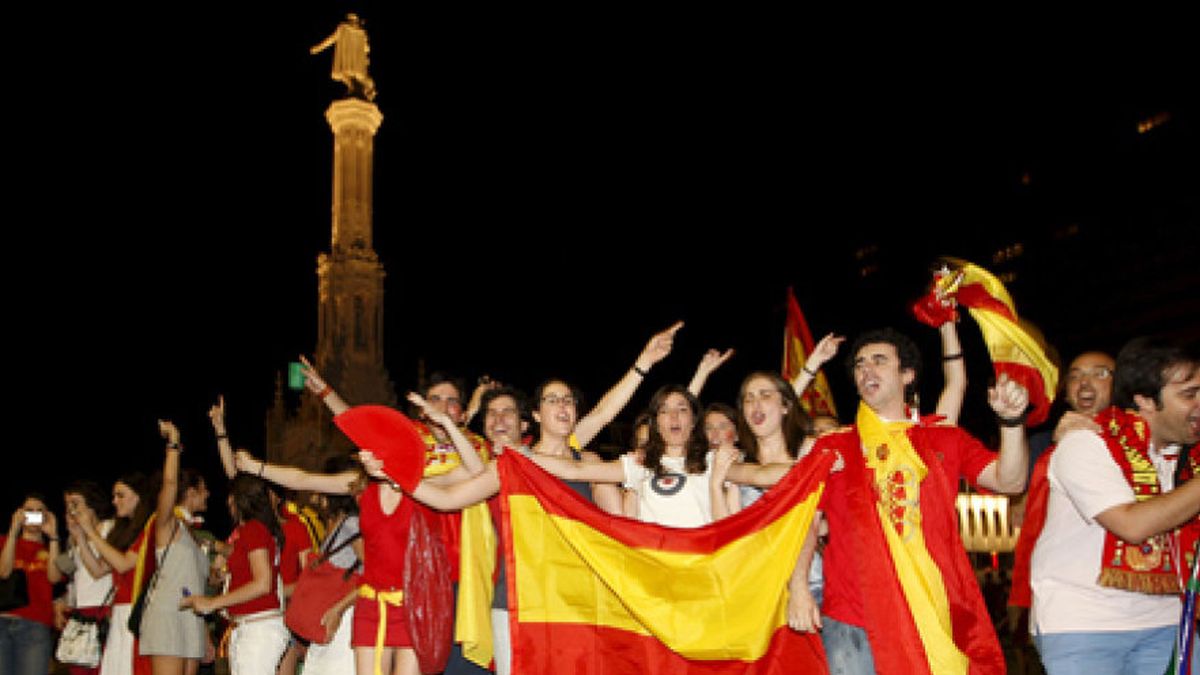 Resaca 'monumental' en Madrid: mutilan una de las figuras de la estatua de Colón
