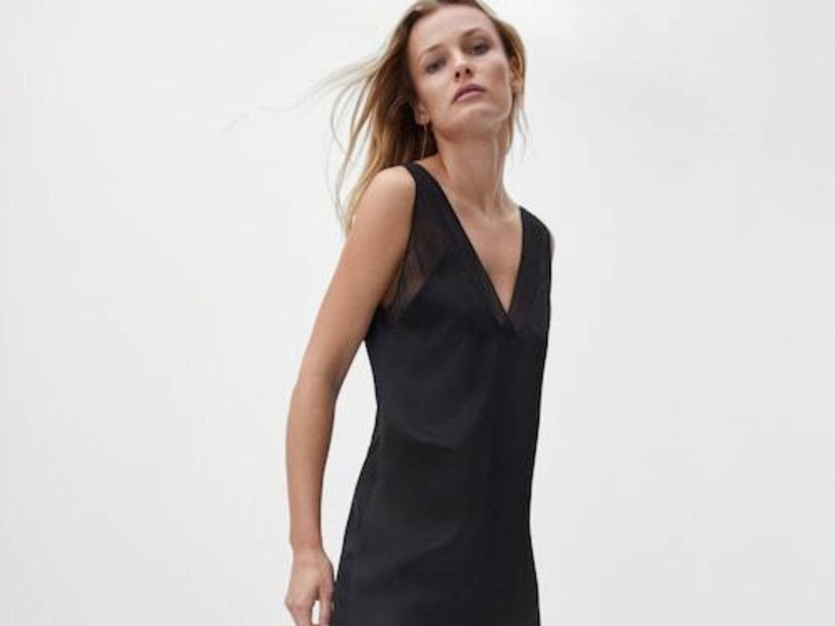 El vestido negro de Massimo Dutti que mejorará tu armario