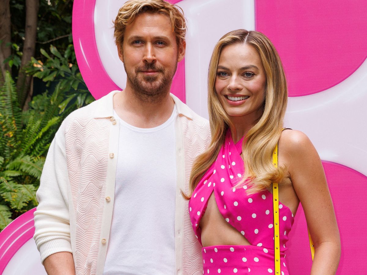 Foto:  Margot Robbie y Ryan Gosling, en la presentación de 'Barbie' en Los Ángeles. (Reuters/Mike Blake)